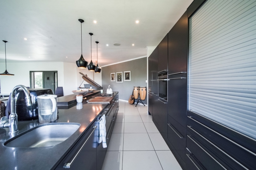 Commercial Property for Sale in Cove Ridge East Eastern Cape